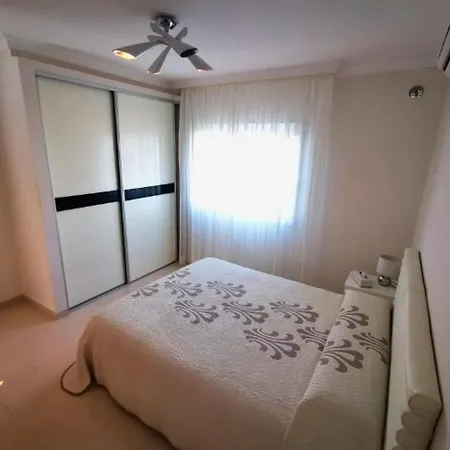 Samarina En La Prestigiosa Zona De La Caleta Golf 빌라 *