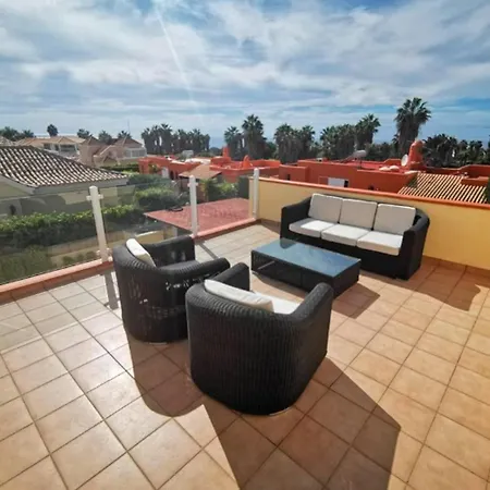 Samarina En La Prestigiosa Zona De La Caleta Golf * 阿德耶