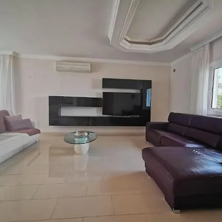 Samarina En La Prestigiosa Zona De La Caleta Golf 阿德耶